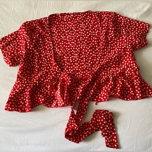 SHEIN red and white polkadot wrap top, never worn, size medium women’s. - Picture 3 of 3